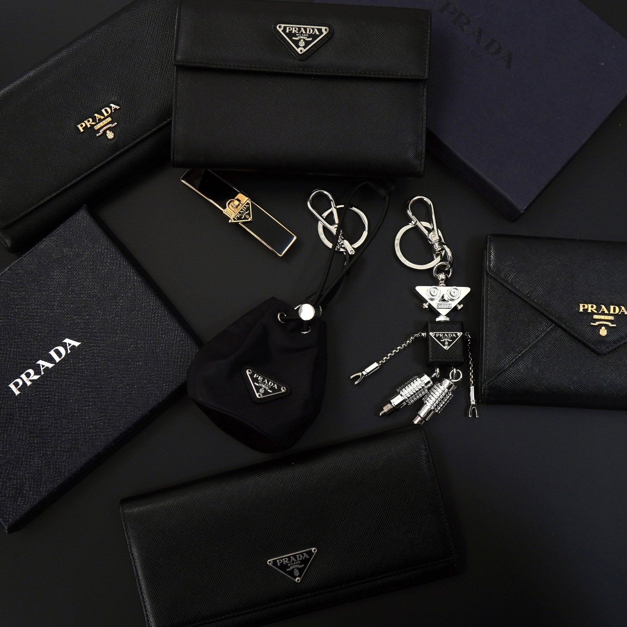 PRADA(プラダ)アイテム一覧 | ブランド古着を扱うリユースショップ NEWSED PRADA(プラダ)アイテム一覧 | ブランド古着を扱うリユースショップ NEWSED