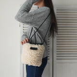 エムエムシックス メゾン マルジェラ ボア ファー / レザー 巾着バッグ ショルダーバッグ ポーチ アイボリー