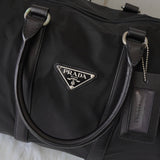プラダ 1990's ヴィンテージ ポコノ テスート ナイロン サフィアーノレザー ボストンバッグ トライアングルロゴ ブラック - NEWSED