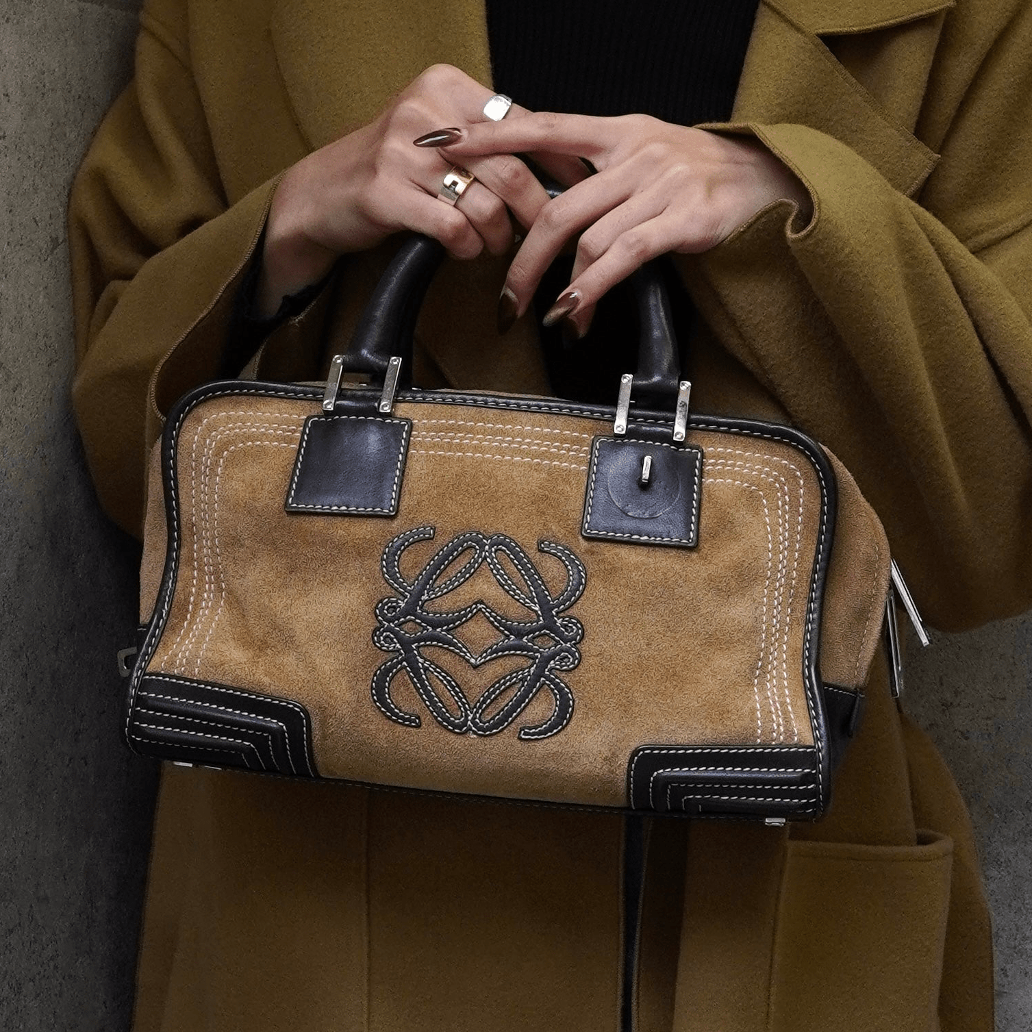 ロエベ アマソナ28 スエード / レザー ハンドバッグ ベージュ