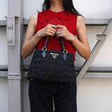 プラダ ロゴ ギャザー テスート ポコノ ナイロン 2way ハンドバッグ ショルダーバッグ ブラック - NEWSED