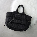 プラダ ナイロン キルティング 2way ハンドバッグ ショルダーバッグ トライアングルロゴ ブラック - NEWSED