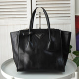 プラダ レザー 2way ハンドバッグ ショルダーバッグ 三角プレート ブラック - NEWSED