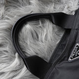 プラダ テスートナイロン / サフィアーノレザー 三角プレート 2way ハンドバッグ ショルダーバッグ ブラック - NEWSED