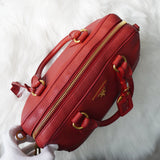 プラダ ヴィッテロダイノ レザー 2way ハンドバッグ ショルダーバッグ 三角プレート ピンク - NEWSED