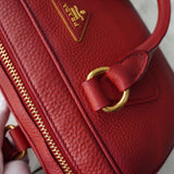 プラダ ヴィッテロダイノ レザー 2way ハンドバッグ ショルダーバッグ 三角プレート ピンク - NEWSED