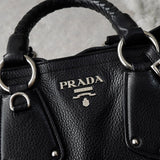 プラダ ヴィッテロダイノレザー 2way ハンドバッグ ショルダーバッグ 編み込みハンドル ブラック - NEWSED