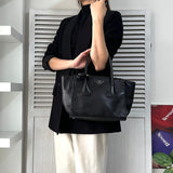 プラダ レザー 2way ハンドバッグ ショルダーバッグ 自立型 ブラック - NEWSED