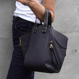 ロエベ ハンモック スモール レザー 2way ハンドバッグ ショルダーバッグ ネイビー - NEWSED