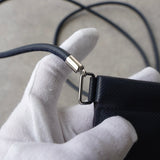 メゾン マルジェラ 4ステッチ 四つタグ レザー スマートフォン ポーチ サコッシュ ショルダーバッグ ネイビー - NEWSED