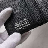 メゾン マルジェラ 4ステッチ 四つタグ レザー 三つ折り財布 コンパクトウォレット ブラック - NEWSED