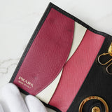 プラダ サフィアーノレザー 4連 キーケース ゴールド / ブラック - NEWSED