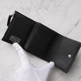 メゾン マルジェラ 4ステッチ 四つタグ レザー 三つ折り財布 コンパクトウォレット ブラック - NEWSED