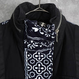 サカイ × レインスプーナー バンダナ柄 ジッパー ダウンジャケット ネイビー / ブラック