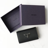 プラダ テスートナイロン サフィアーノレザー 6連 キーケース ブラック 箱付き - NEWSED