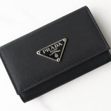 プラダ テスートナイロン サフィアーノレザー 6連 キーケース ブラック 箱付き - NEWSED