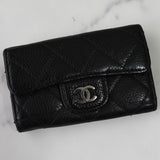 シャネル ココマーク マトラッセ キャビアスキン 6連 キーケース ブラック 8桁1番台 - NEWSED