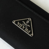 プラダ ポコノ ナイロン 三角プレート トライアングルロゴ サフィアーノ レザー 6連 キーケース ブラック - NEWSED