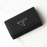 プラダ テスートナイロン サフィアーノレザー 6連 キーケース ブラック 箱付き - NEWSED