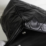 シャネル スポーツライン マトラッセ キャビアスキン ボーリングバッグ ボストンバッグ ブラック 6番台7桁 - NEWSED