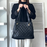 シャネル ターンロックチェーン キャビアスキン トートバッグ ブラック