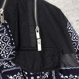 サカイ × レインスプーナー バンダナ柄 ジッパー ダウンジャケット ネイビー / ブラック