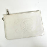 シャネル ココマーク ラムスキン フラット ポーチ ホワイト 9番台7桁 - NEWSED