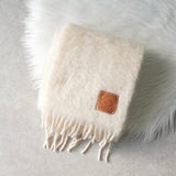 ロエベ アナグラム レザーパッチ モヘア マフラー ホワイト