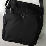 プラダ ナイロン ショルダーバッグ トライアングルロゴ ブラック