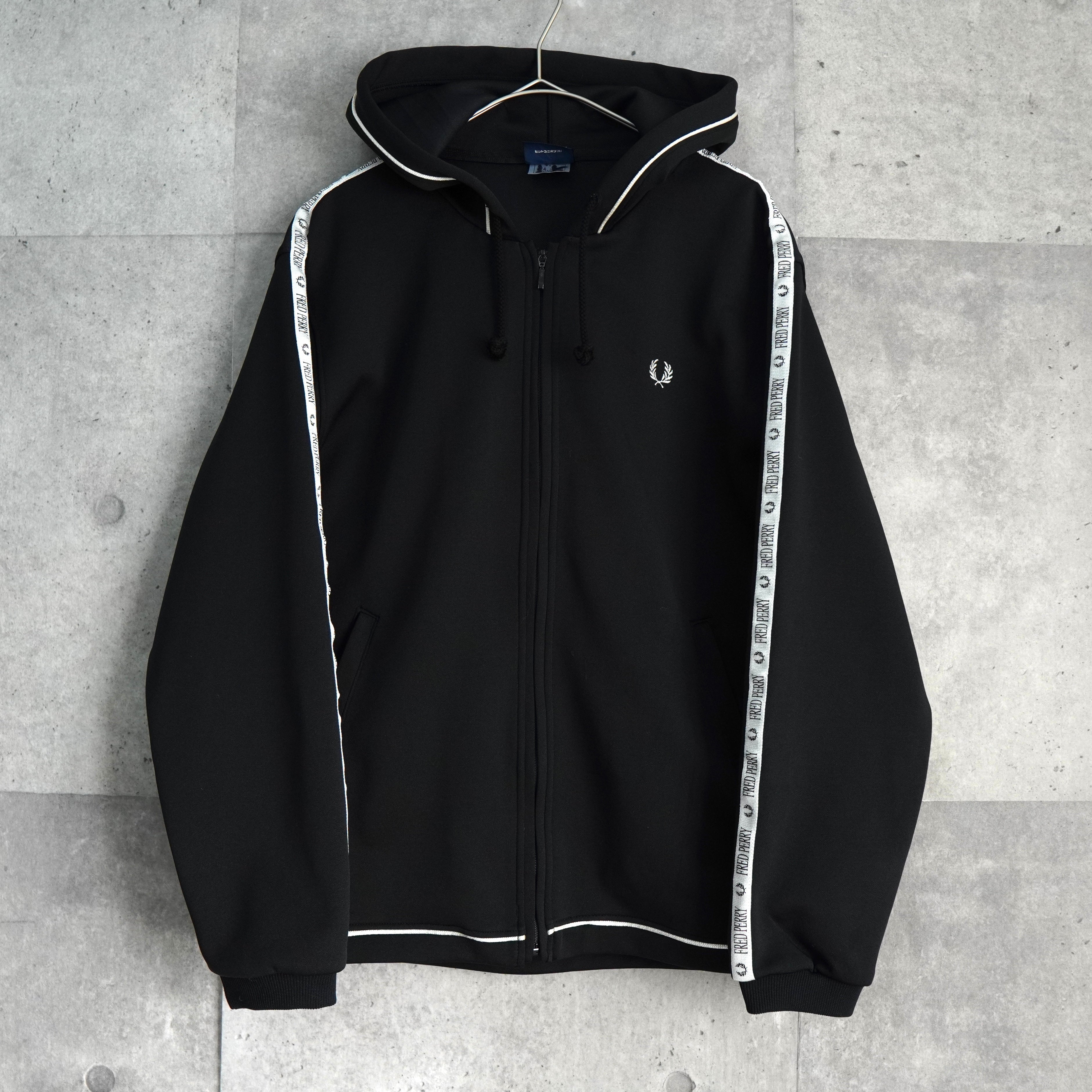 良品 FRED PERRY フレッドペリー ジャガード切替ロング丈タイトニット  