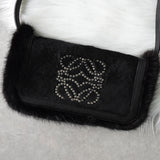 ロエベ スタッズ アナグラム ハラコレザー / ファー ショルダーバッグ ブラック