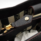 ヴィヴィアン ウエストウッド オーブ レザー トートバッグ ハンドバッグ 自立型 A4可 ブラック - NEWSED