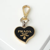 プラダ ハート ロゴ チャーム キーリング GPゴールド / ブラック 箱付き - NEWSED