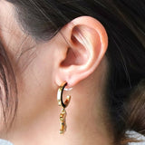 シャネル ココマーク ラインストーン フープ ピアス GP ブラック / ホワイト - NEWSED