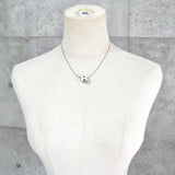 エルメス カージュドアッシュ Hキューブ ネックレス ホワイト/シルバー - NEWSED