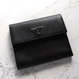 プラダ サフィアーノ レザー 二つ折り財布 ブラック M170A - NEWSED