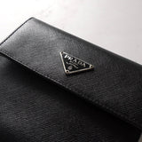 プラダ サフィアーノ レザー 二つ折り財布 ブラック M170A - NEWSED