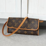 ルイ ヴィトン モノグラム ポシェットツインPM ミニハンドバッグ ブラウン - NEWSED