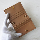 グッチ ズゥミ パイソン チェーン ミニウォレット 二つ折り財布 キャメル - NEWSED