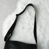 プラダ トライアングルロゴ ナイロン / レザー ショルダーバッグ メッセンジャーバッグ ブラック - NEWSED