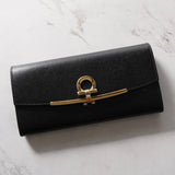 サルバトーレ フェラガモ ガンチーニ レザー 長財布 ブラック パスケース付き 箱付き - NEWSED