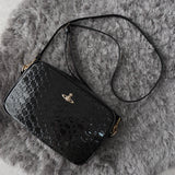 ヴィヴィアン ウエストウッド オーブ エナメル レザー ショルダーバッグ ブラック - NEWSED