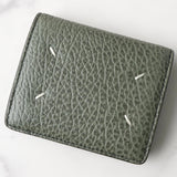 メゾン マルジェラ 四つタグ レザー 二つ折り財布 コンパクトウォレット カーキ 箱付き - NEWSED