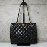 シャネル ココマーク ターンロック マトラッセ ラムスキン チェーン トートバッグ ブラック - NEWSED