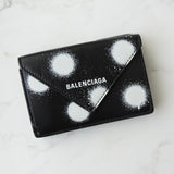 バレンシアガ ペーパーミニ レザー 三つ折り財布 コンパクトウォレット ブラック - NEWSED