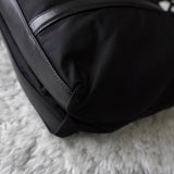 プラダ ポコノ テスート ナイロン サフィアーノレザー 三角プレート トートバッグ ブラック - NEWSED