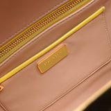 プラダ サフィアーノレザー ハンドバッグ 自立型 三角プレート イエロー - NEWSED