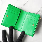 ボッテガ ヴェネタ イントレチャート マキシイントレチャート カセット 二つ折り財布 コンパクトウォレット グリーン 箱付き - NEWSED