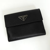プラダ サフィアーノ レザー トライアングルロゴ 二つ折り財布 ブラック - NEWSED