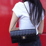 シャネル チョコバー ココマーク ターンロック チェーン セミショルダーバッグ ブラック - NEWSED